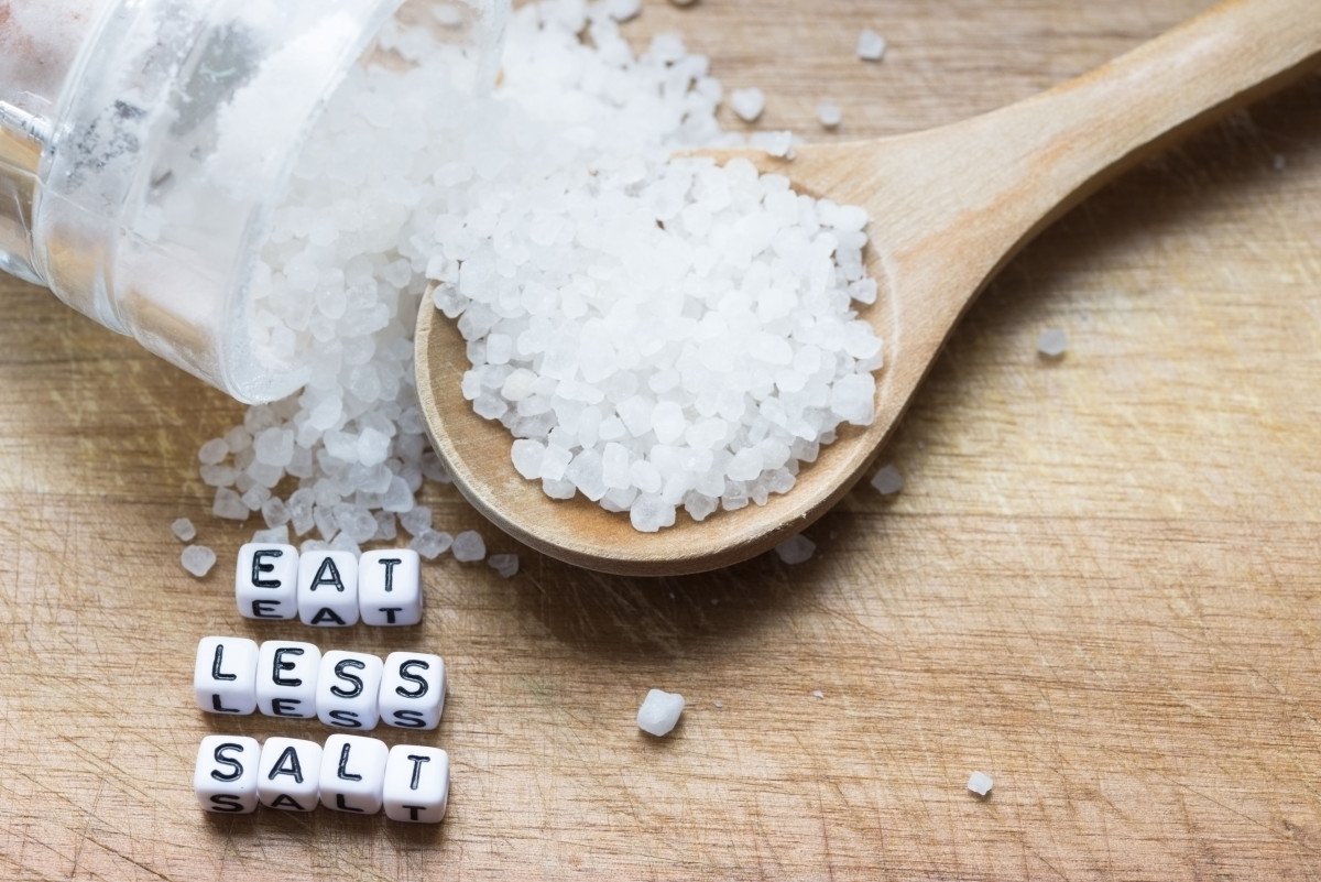 Minder zout eten? Een aantal smaakvolle alternatieven op een